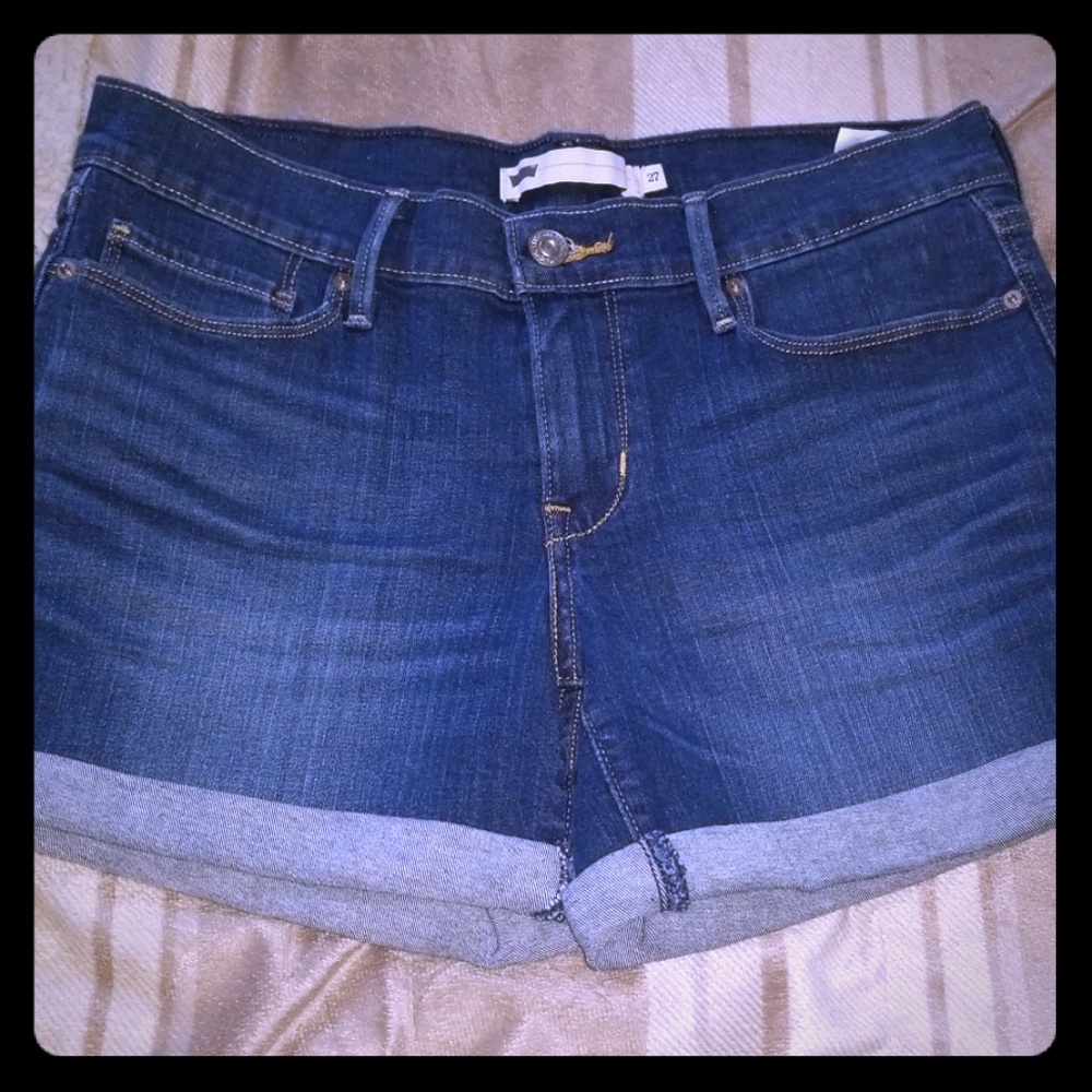 Levi jean shorts